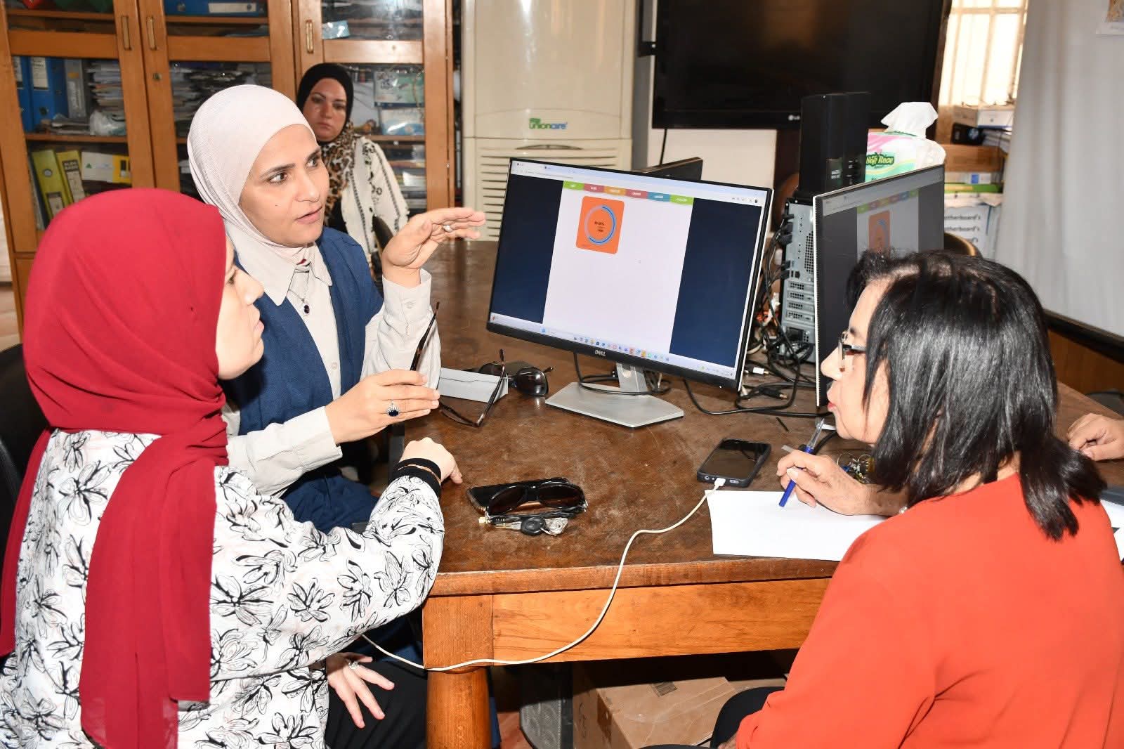 كلية بنات عين شمس تنجز إجراءات التنسيق الداخلي لطلابها الجدد  